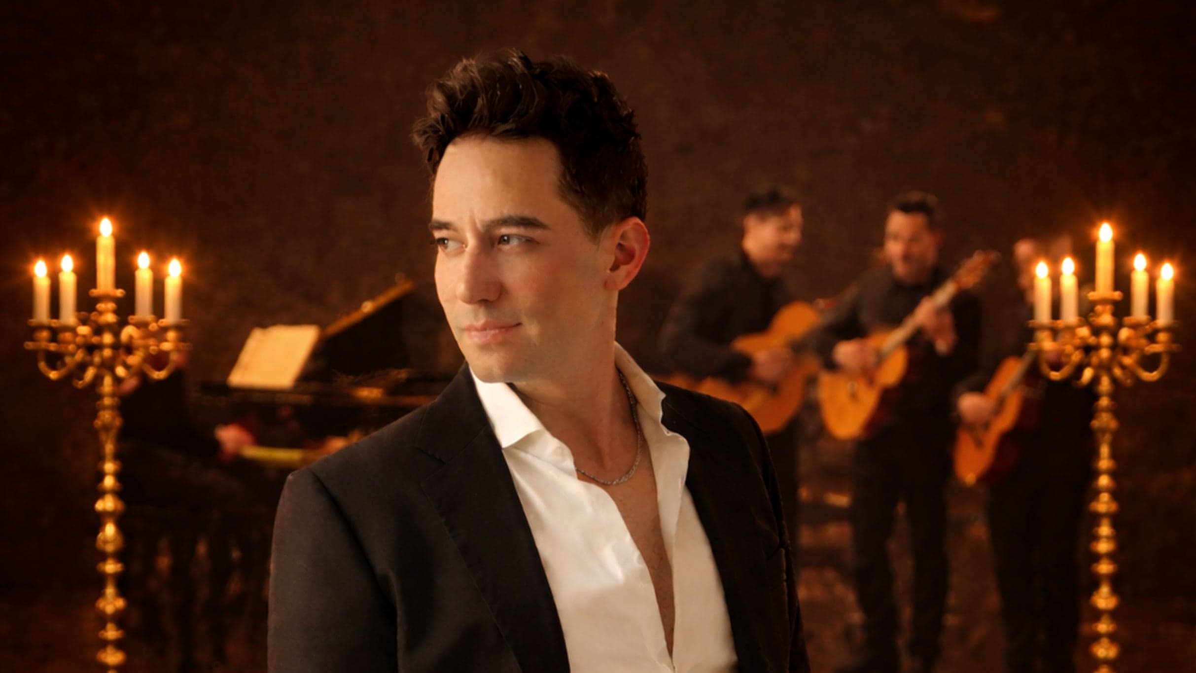 Ricardo Caballero "A la Luz de un Bolero"