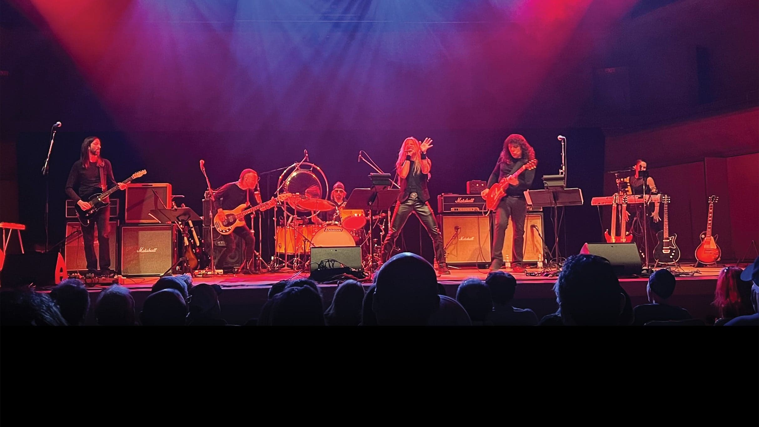 Classic Albums Live performs The Dark Side of the Moon